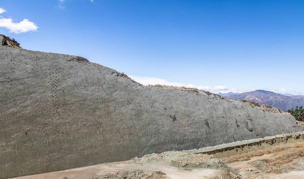 Dinosauří stopy na Cal Orcko zdi - Sucre, Bolívie - Fotografie, Obrázek