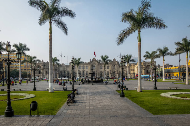 Palacio de Gobierno de Perú en la Plaza Mayor - Lima, Perú
 - Foto, Imagen