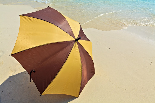 Avattu sateenvarjo
 - Valokuva, kuva