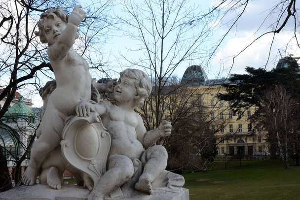 Magnifique, majestueux, divers palais et parc complexe Hofburg à Vienne. Résidence d'hiver des Habsbourg autrichiens
. - Photo, image