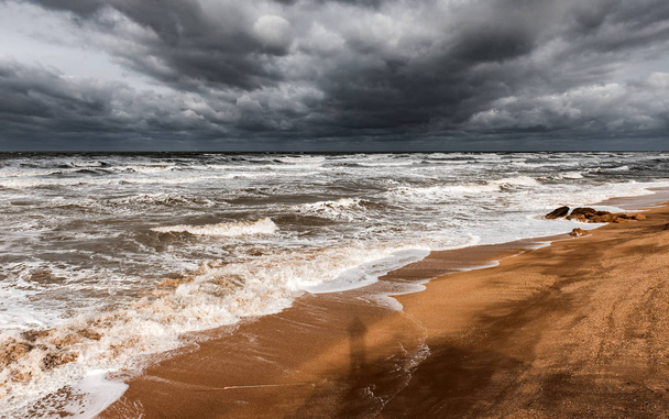 Stormy foamy sea, big waves - Fotoğraf, Görsel