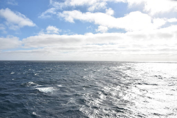 Vista do Oceano Pacífico a partir de um navio de cruzeiro
 - Foto, Imagem