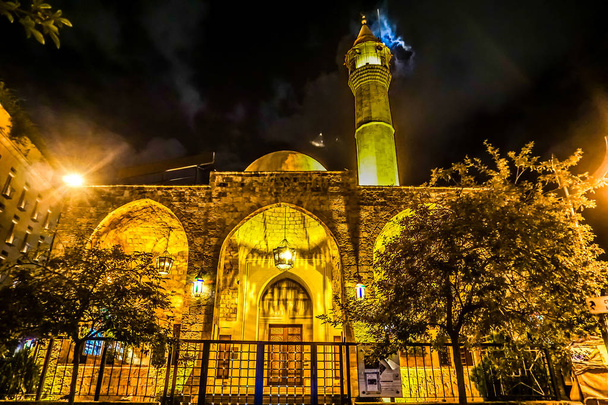Beirut al-Omari-Moschee Rückansicht mit Minaretten bei Nacht - Foto, Bild