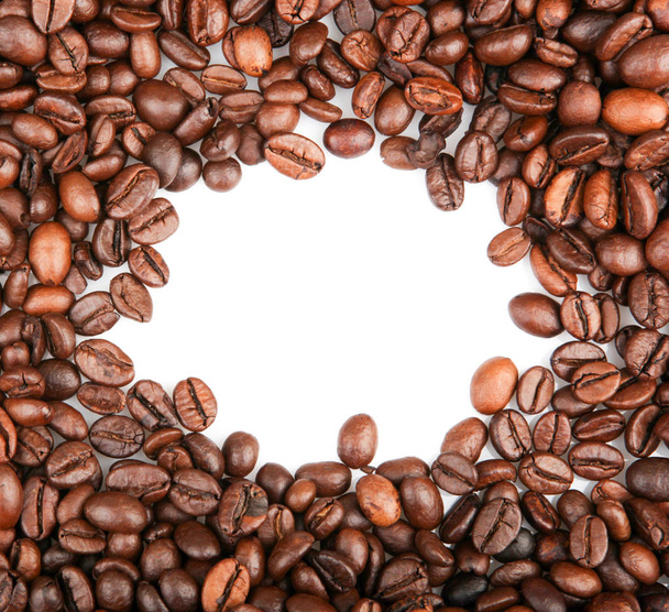 Granos de café aislados sobre fondo blanco - Foto, imagen