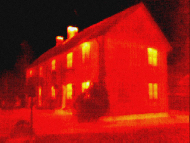 Imagem térmica do edifício no inverno
 - Foto, Imagem