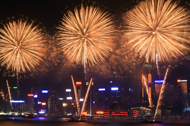 i fuochi d'artificio nell'isola di hk, skyline e distretto finanziario
, - Foto, immagini