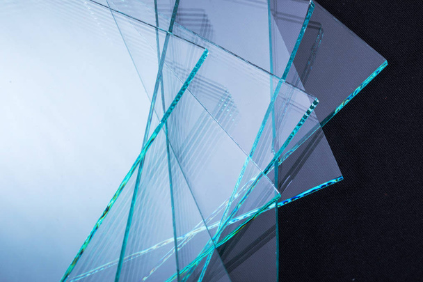 Sheets of Factory manufacturing tempered clear float glass panels cut to size - Fotografie, Obrázek