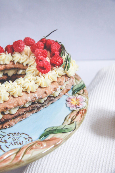 heart cake, sponge cake, raspberry - Фото, изображение