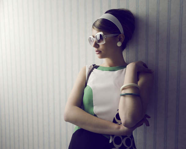 Fashion model with sunglasses - Foto, afbeelding
