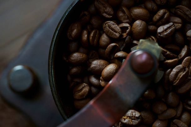 Chicchi di caffè e caffè mulino - Foto, immagini