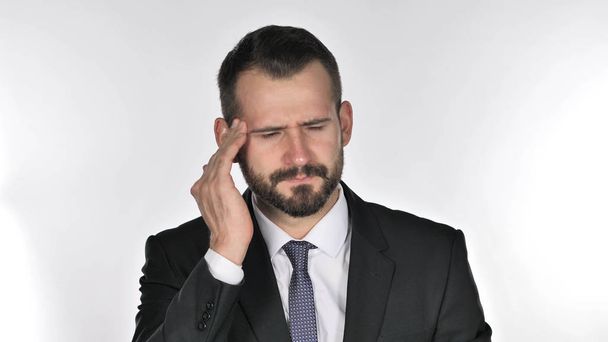 Portrait d'un homme d'affaires barbu gesticulant maux de tête, stress
 - Photo, image