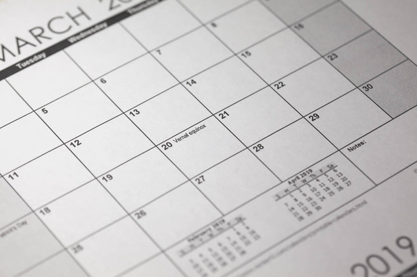 equinoccio de primavera 2019. Primer plano del calendario del equinoccio de primavera del 20 de marzo
. - Foto, Imagen