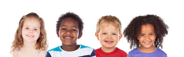 Crianças diferentes rindo isoladas em um fundo branco
 - Foto, Imagem