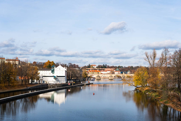 Vltava joki arkkitehtuuri antiikin Euroopan kaupungin Praha
 - Valokuva, kuva