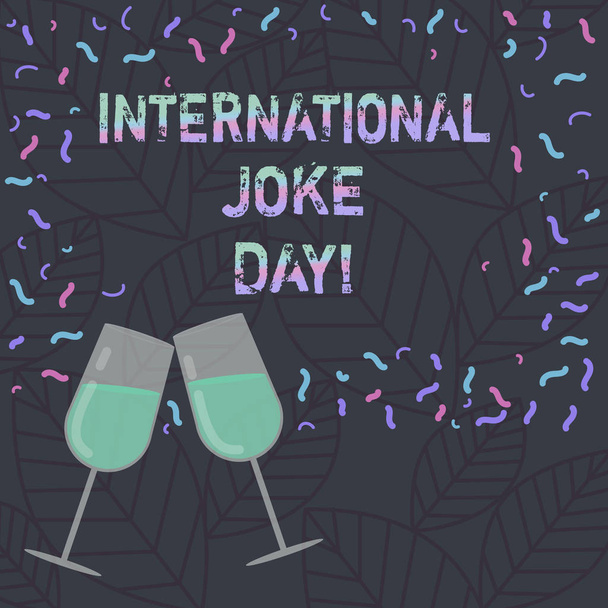 Kavramsal el Uluslararası şaka günü gösterilen yazma. İş fotoğraf metin tatil iyi yararına kutlamak için mizah dolu şarap cam kutlama için dağınık konfeti fotoğraf ile. - Fotoğraf, Görsel
