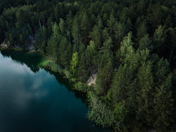 Nature, travel. Beautiful lake in forest.  - Foto, Bild
