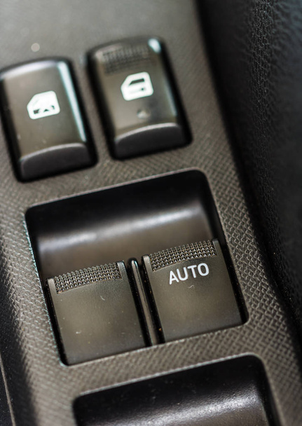 Клавиатура замка двери иконка авто окно в машине
. - Фото, изображение