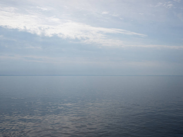 Море и небо, оттенки синего
 - Фото, изображение