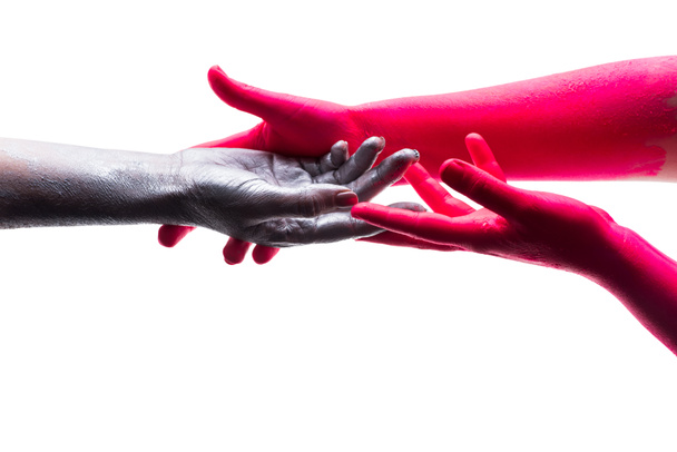 Ruce na bílém pozadí izolované, stříbrné a červené lidská ruka. Jemný dotek, důvěru. Projekt umění, tvůrčí sebevyjádření. Různé barvy a různé závody. Barvy a barevné vědy. Podpora - Fotografie, Obrázek