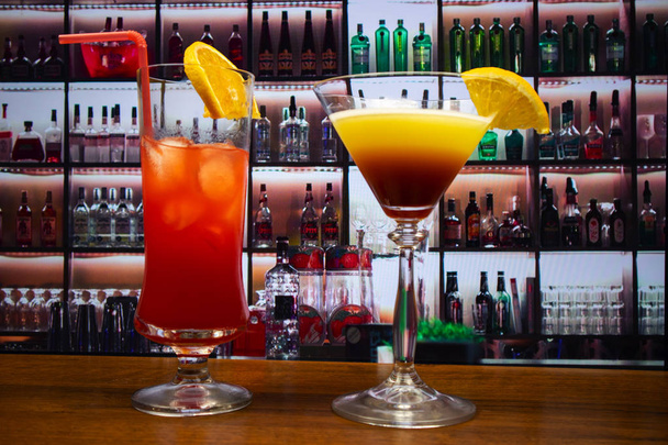 Cocktails in a bar - Φωτογραφία, εικόνα