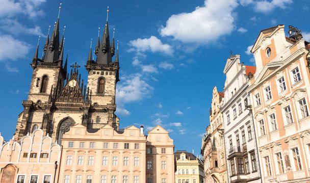 Piazza della Città Vecchia con la Chiesa della Madre di Dio (o Chiesa di Nostra Signora) prima di Tyn - Praga, Repubblica Ceca
 - Foto, immagini
