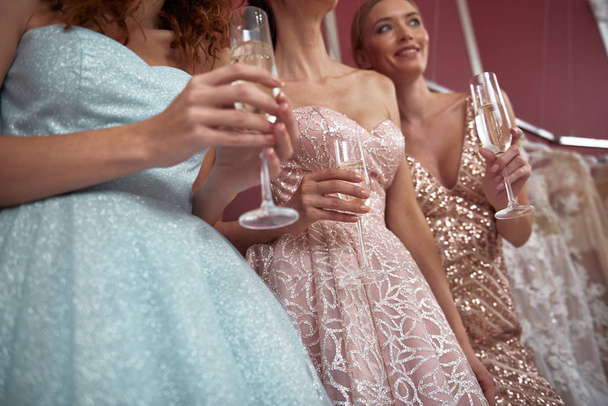 Close up of elegant ladies with champagne - Foto, afbeelding