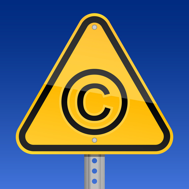 Señal amarilla de advertencia de peligro vial con símbolo de copyright sobre un fondo de cielo
 - Vector, imagen