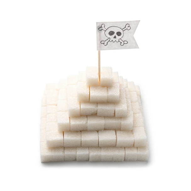 Белая сахарная пирамида с блэкджеком сверху
 - Фото, изображение