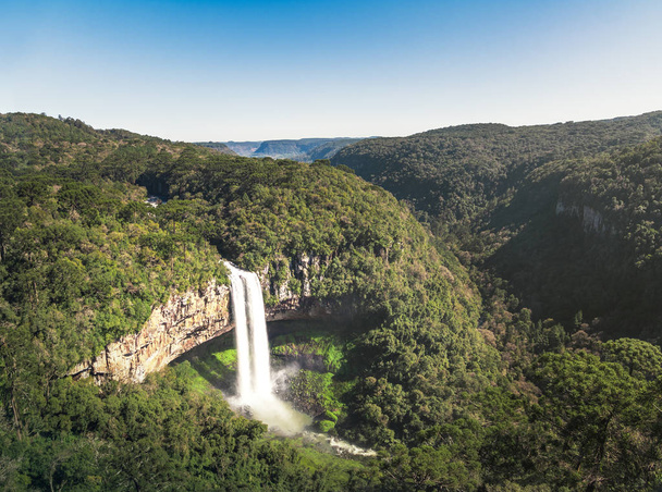 Vue aérienne de la cascade de Caracol - Canela, Rio Grande do Sul, Brésil
 - Photo, image