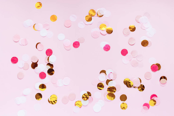 Valentines day, love pink greeting background. Flat lay with colorful dot pattern. Gold, red, pink and white circles. Romantic theme, bright abstract confetti template with space for text. - Foto, imagen