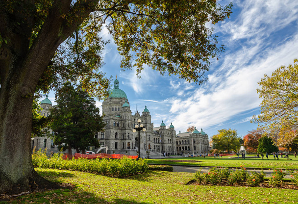 Vista de los edificios del Parlamento de Columbia Británica en Victoria, Canadá
 - Foto, Imagen