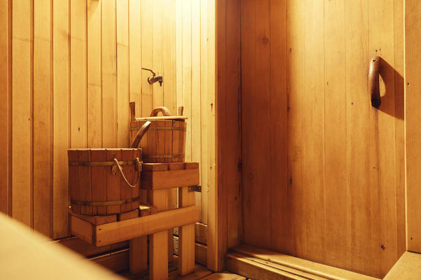 Интерьер финской сауны, классическая деревянная сауна, отдых в горячей сауне
 - Фото, изображение