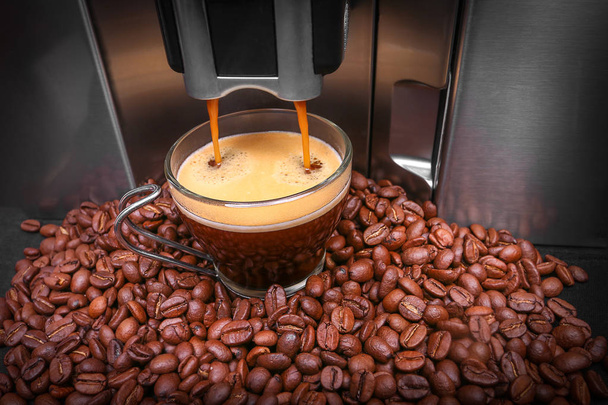 Espresso kone kahvi, kahvi palkit tausta
 - Valokuva, kuva