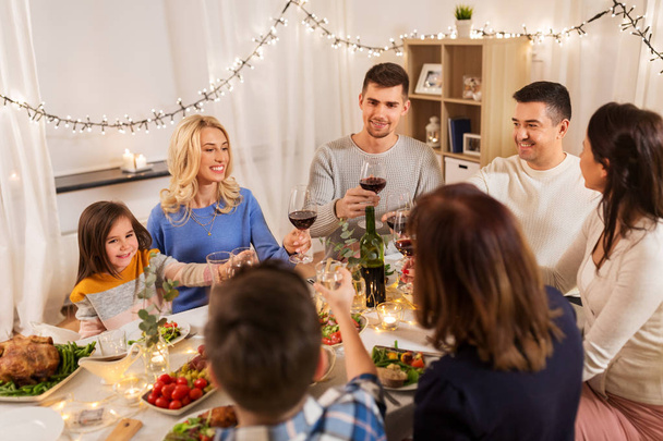 happy family having dinner party at home - Foto, Imagem