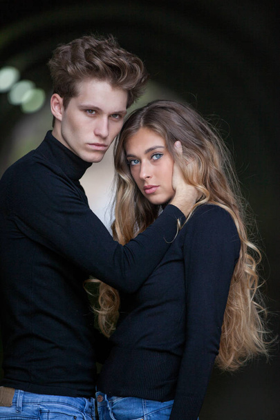 moody young fashion model couple - Foto, afbeelding