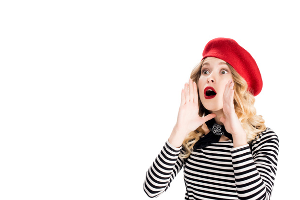attractive woman in red beret screaming isolated on white - Fotografie, Obrázek