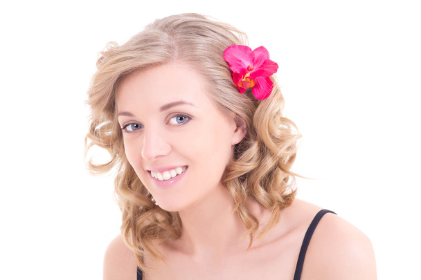 Portrait de belle femme avec des fleurs dans les cheveux
 - Photo, image