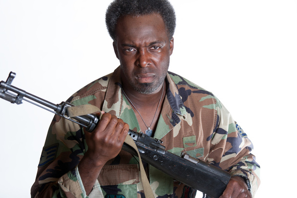Africano homem americano com arma
 - Foto, Imagem