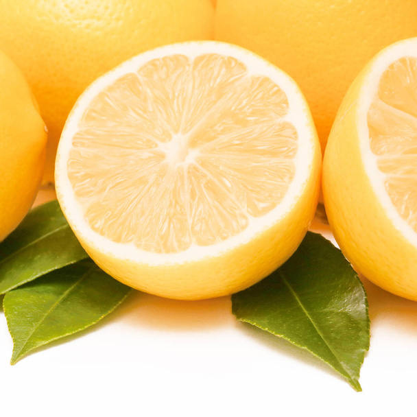 Lemon, studio image on white - Valokuva, kuva
