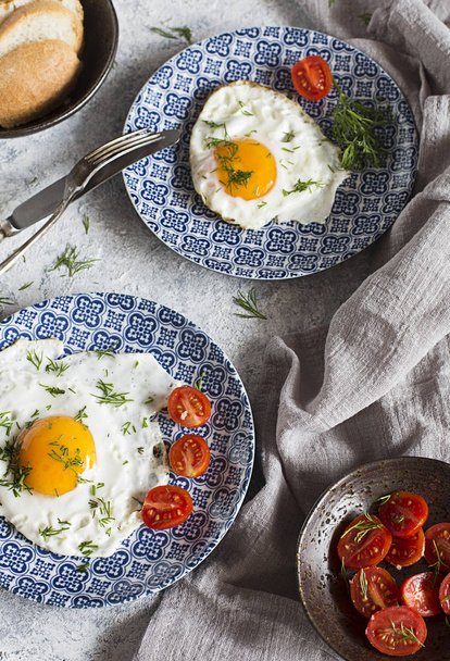 Breakfast with fried egg - Foto, Bild