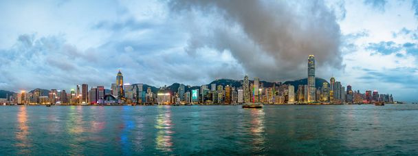 hong kong, china panorama skyline am hafen.  - Foto, Bild