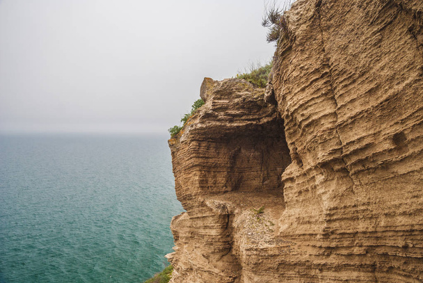 KALIAKRA, BULGÁRIA, EUROPA - 1 de maio de 2015. Reserva natural na Costa do Mar Negro, longo e estreito promontório de Kaliakra
.  - Foto, Imagem