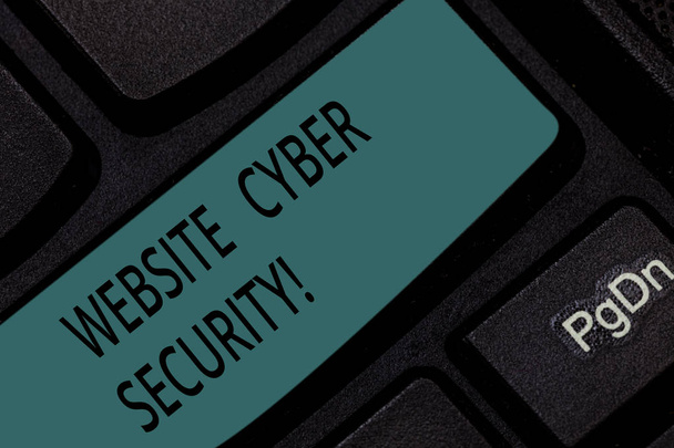 Handschrift Text Website Cyber-Sicherheit. Konzept, das bedeutet, Computer oder Daten vor unbefugten Angriffen zu schützen Tastatur-Taste Absicht, Computer-Nachricht zu erstellen, die Tastatur-Idee drückt. - Foto, Bild