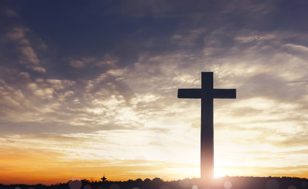 concepto de salvación: La Cruz símbolo del cristiano y Jesucristo
 - Foto, imagen