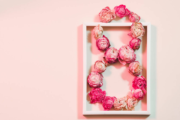 women congratulation 8 shaped rose composition - Photo, image
