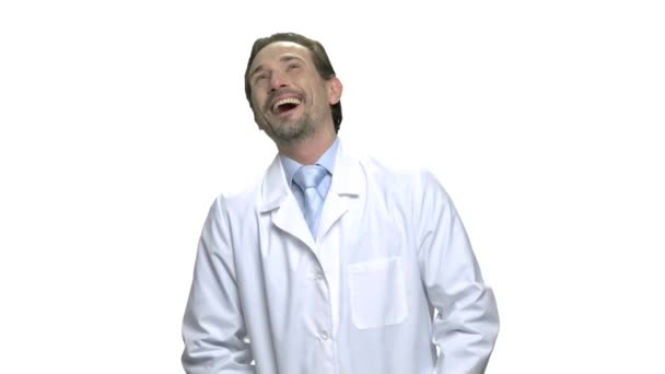 Érett orvos vagy tudós nevető kemény. - Felvétel, videó