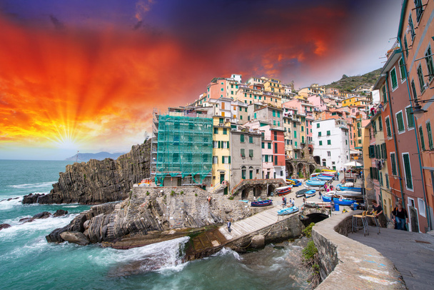 Nádherné pobřeží Riomaggiore, Cinque Terre - Itálie - Fotografie, Obrázek