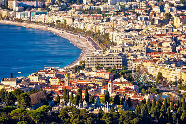 Cidade de Nice e Promenade des Anglais vista aérea beira-mar, riviera francesa, Alpes Maritimes departamento de França
 - Foto, Imagem