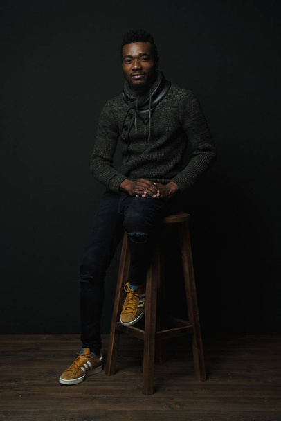 studio portrait of handsome young african american man - Foto, imagen