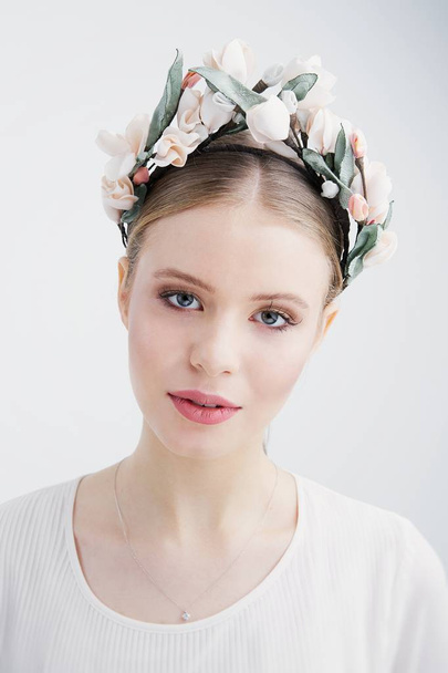 portrait of gorgeous young woman in beautiful headdress                    - Zdjęcie, obraz